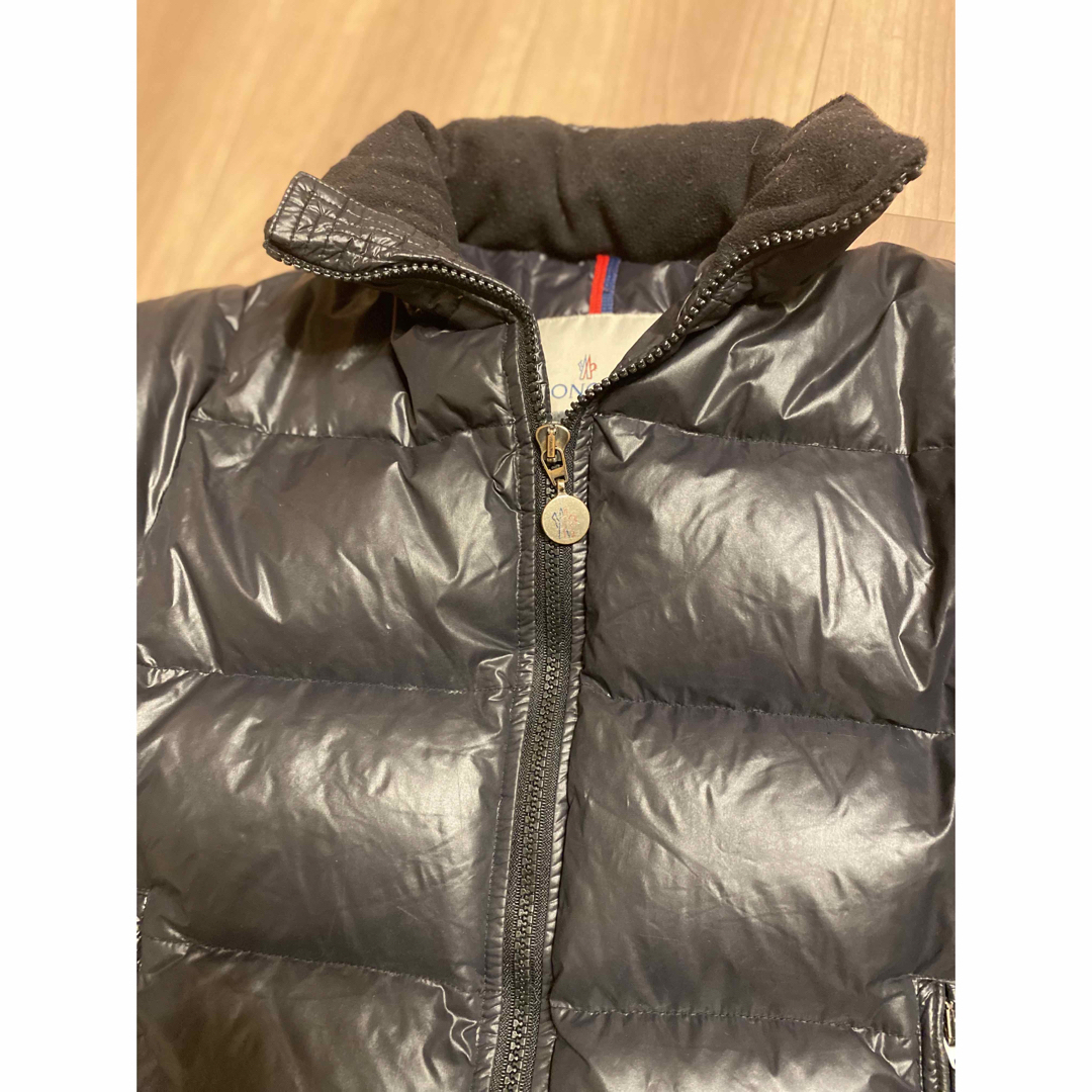 MONCLER(モンクレール)の値下 モンクレール ダウン キッズ 8A 直営店 ブラック キッズ/ベビー/マタニティのキッズ服女の子用(90cm~)(ジャケット/上着)の商品写真