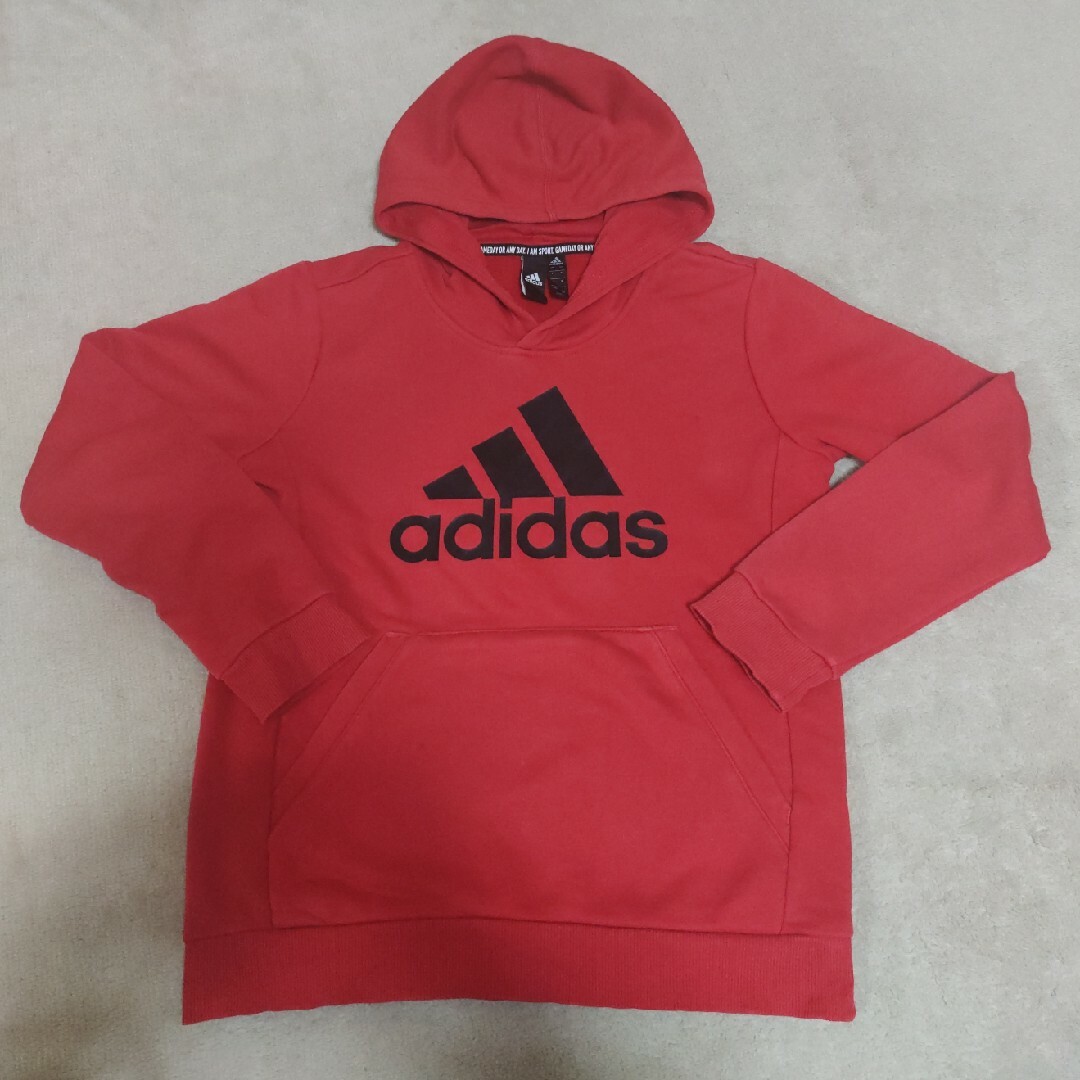 adidas(アディダス)のアディダス　パーカー　150㌢ キッズ/ベビー/マタニティのキッズ服男の子用(90cm~)(Tシャツ/カットソー)の商品写真