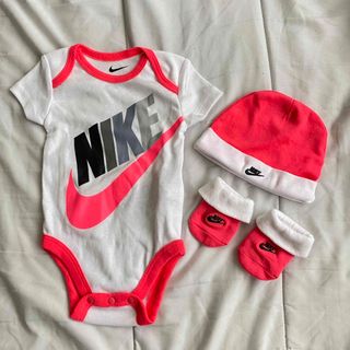 ナイキ(NIKE)の【NIKE】Baby 0-6Mサイズ　新品未使用　◎汚れアリ◎(ロンパース)