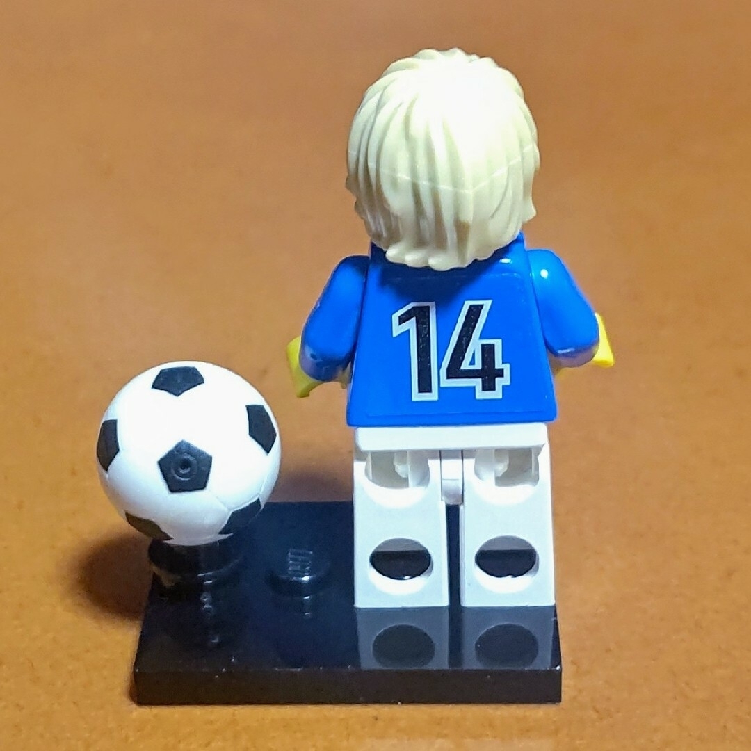 Lego(レゴ)の専用！レゴ★サッカー 日本代表(サムライブルー）選手 背番号14 オリジナル エンタメ/ホビーのおもちゃ/ぬいぐるみ(その他)の商品写真