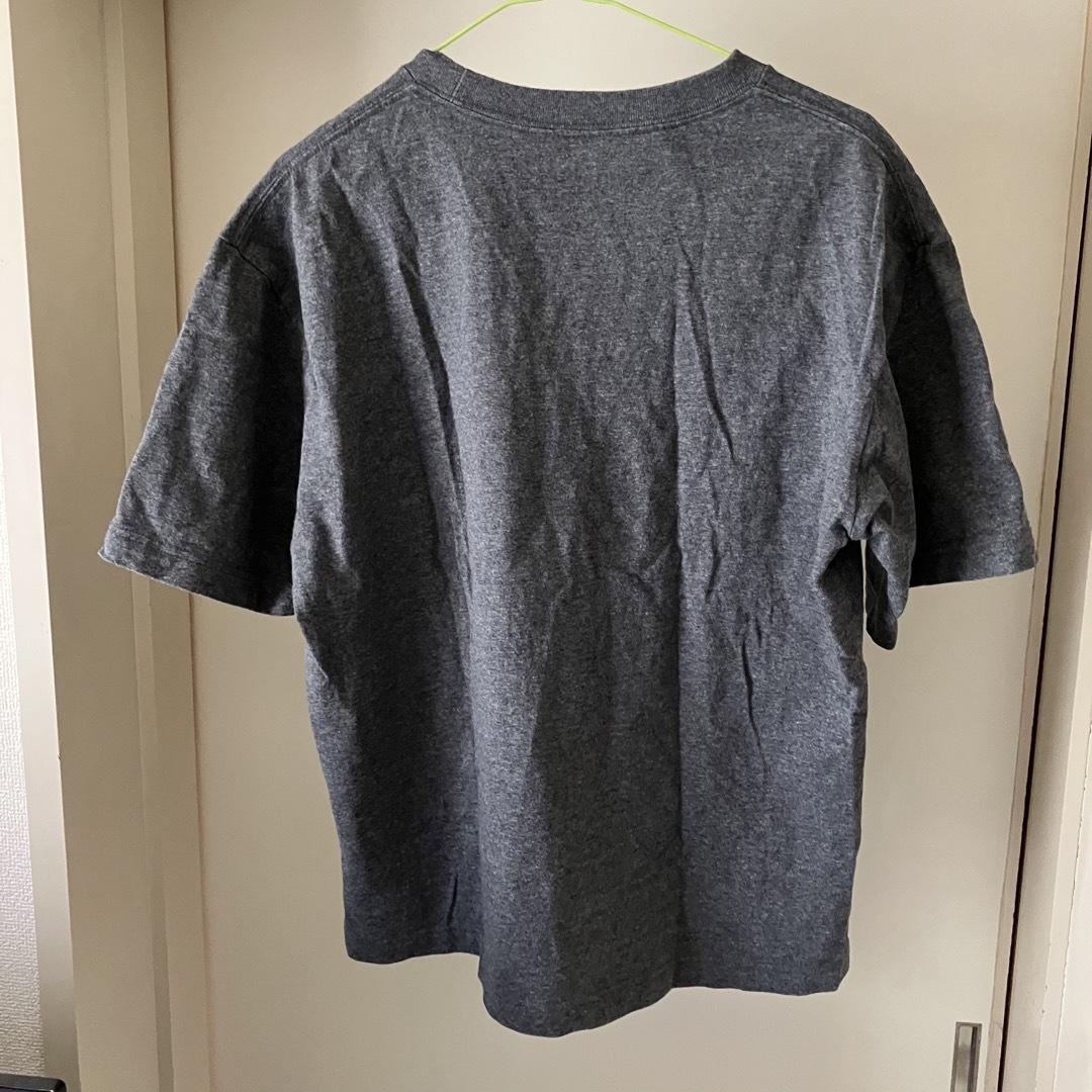 UNIQLO(ユニクロ)のUNIQLO ユニクロ　Tシャツ　グレー　S メンズのトップス(Tシャツ/カットソー(半袖/袖なし))の商品写真