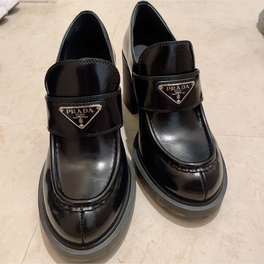 定価約18万　PRADA プラダ　ローファー