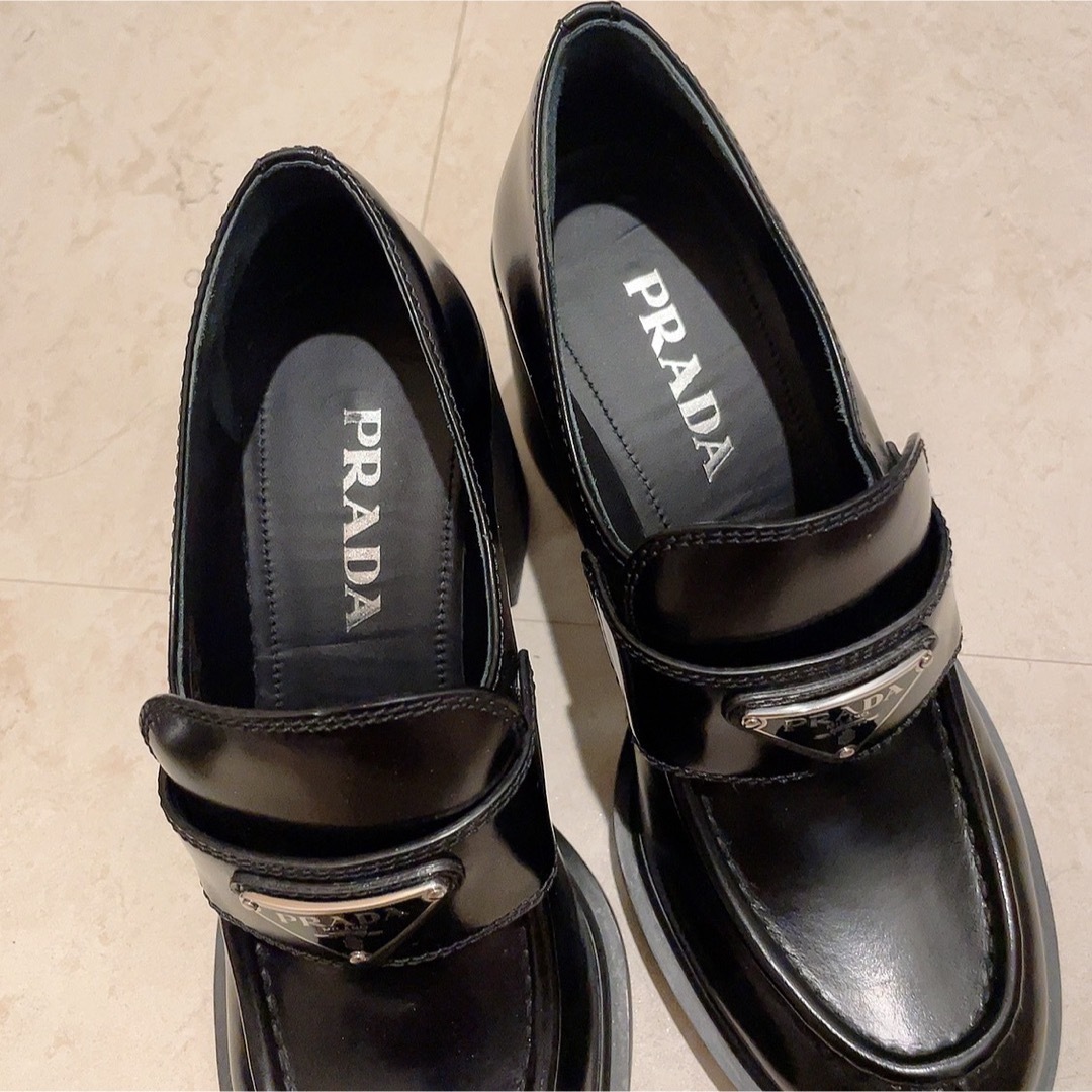 PRADA(プラダ)の定価約18万　PRADA プラダ　ローファー　 レディースの靴/シューズ(ローファー/革靴)の商品写真