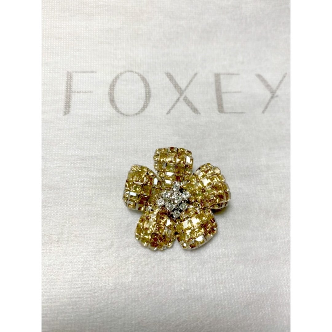 FOXEY BOUTIQUE(フォクシーブティック)のFoxey/BROOCH "FLEUR"/シャンパン レディースのアクセサリー(ブローチ/コサージュ)の商品写真