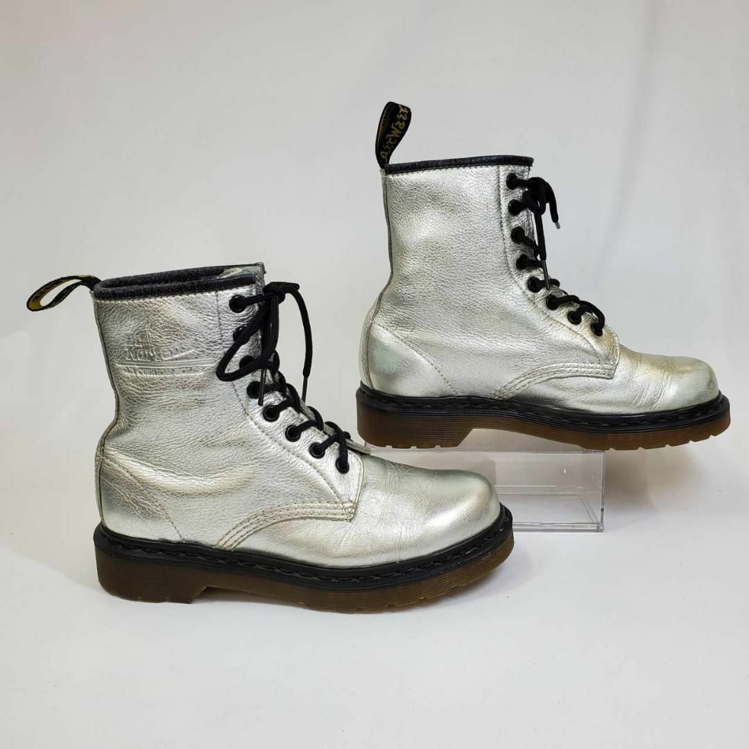 Dr.Martens(ドクターマーチン)のN309　Dr.Martens　ドクターマーチン　11821 　シルバー　37 レディースの靴/シューズ(ブーツ)の商品写真