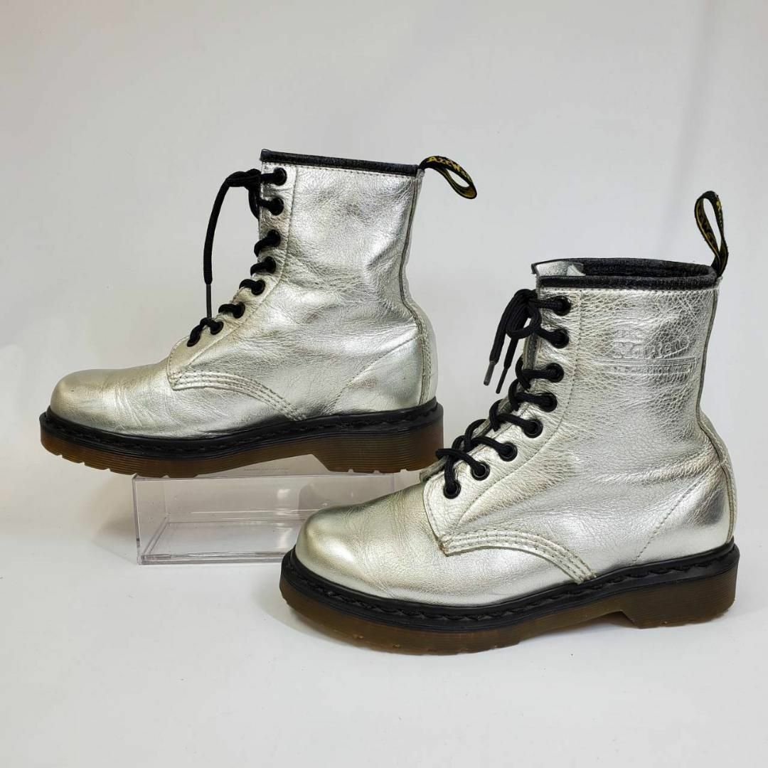 Dr.Martens(ドクターマーチン)のN309　Dr.Martens　ドクターマーチン　11821 　シルバー　37 レディースの靴/シューズ(ブーツ)の商品写真