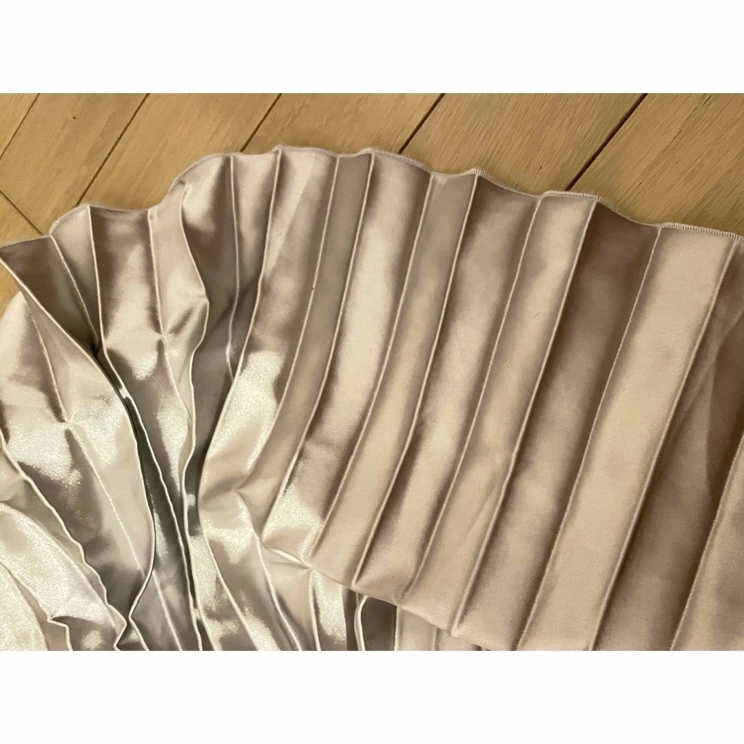 シルバープリーツスカート レディースのスカート(ロングスカート)の商品写真