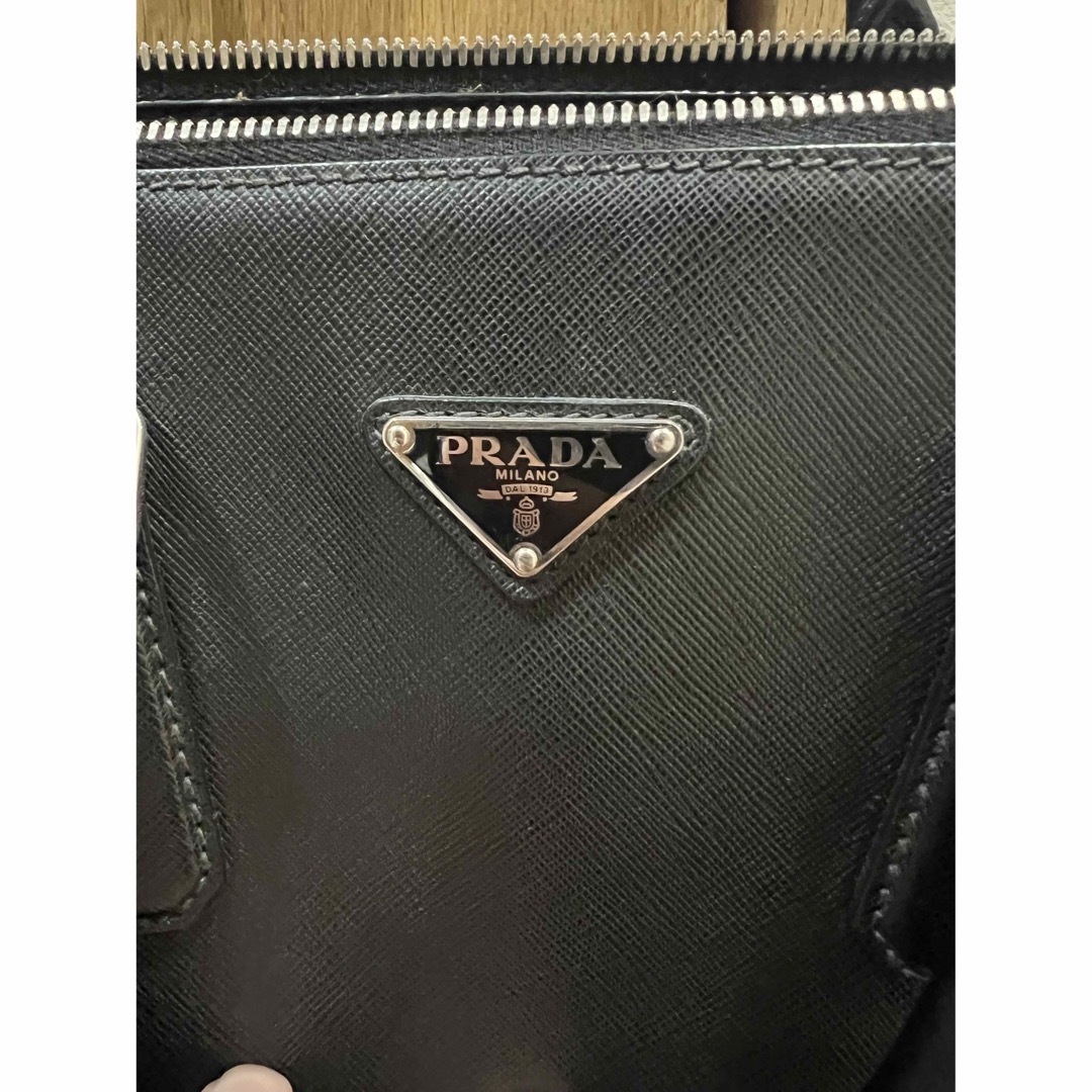 PRADA(プラダ)のPRADA  プラダ　サフィアーノバック メンズのバッグ(ビジネスバッグ)の商品写真