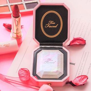 トゥフェイス(Too Faced)のtoo faced ダイヤモンドライト マルチユース ハイライター(フェイスカラー)