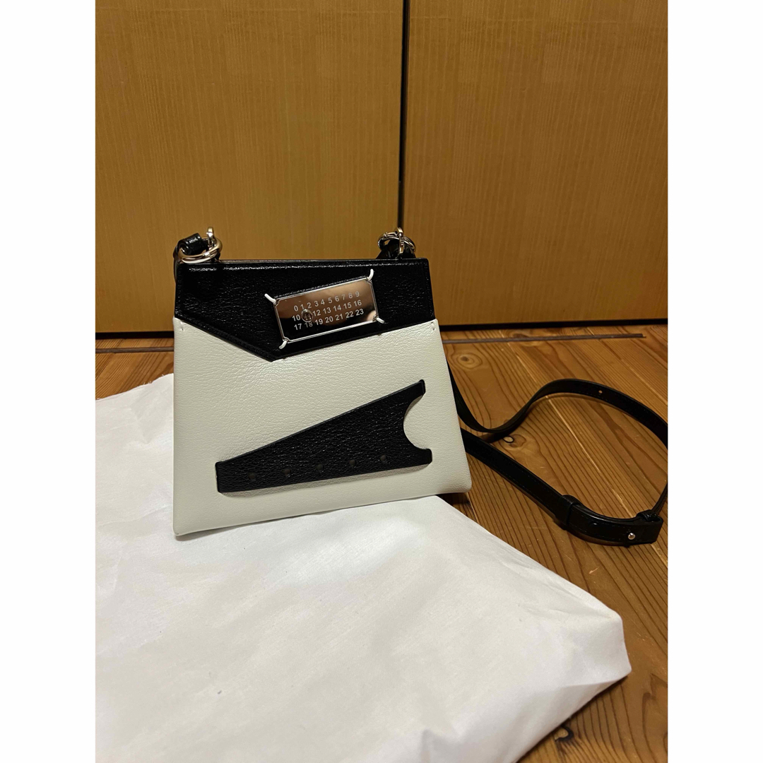 Maison Martin Margiela(マルタンマルジェラ)のMAISON MARGIELA Snatched bag レディースのバッグ(ショルダーバッグ)の商品写真