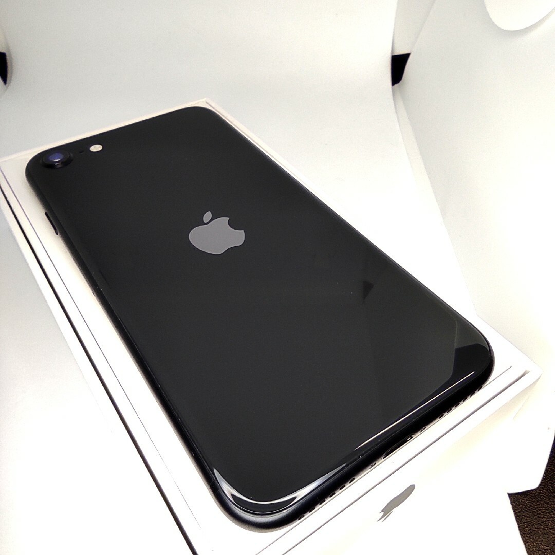 iPhone - ✨極美品✨iPhoneSE2 本体 ブラック 128GB SIMフリの通販 by 