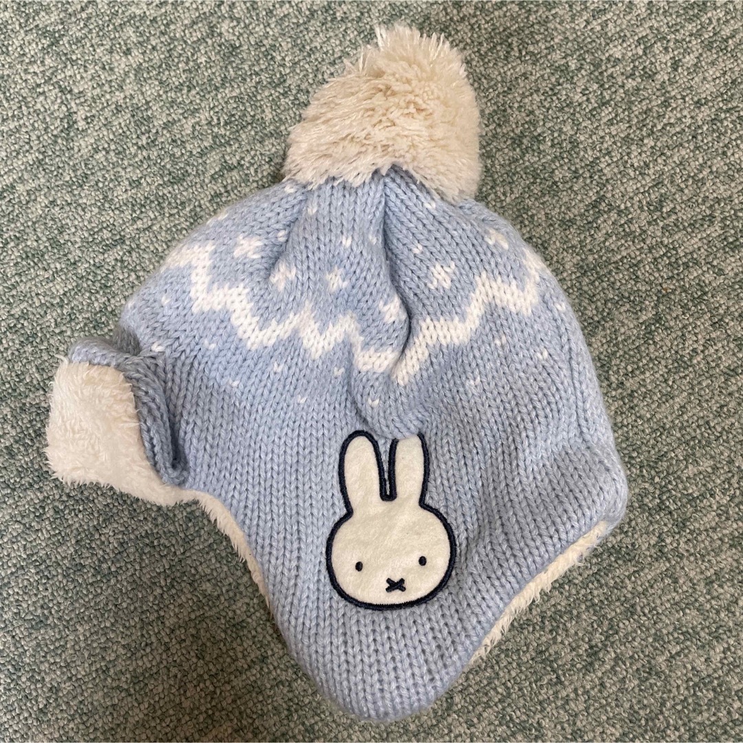 miffy(ミッフィー)の帽子　ミッフィー　ミッフィ　水色　ニット帽　ポンポン　冬　真冬　スキー　スノボ キッズ/ベビー/マタニティのこども用ファッション小物(帽子)の商品写真