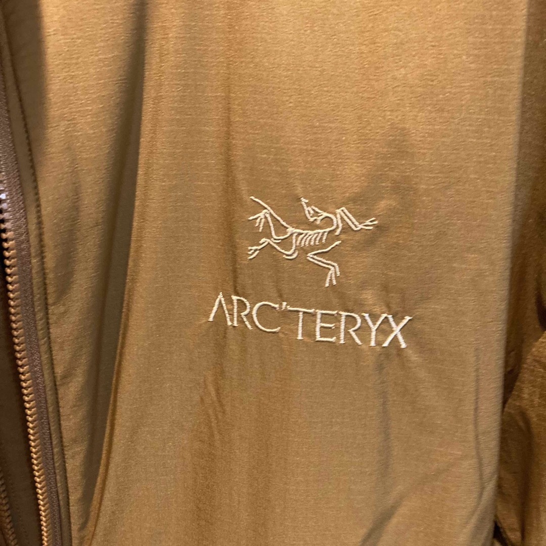 ARC'TERYX(アークテリクス)のアークテリクス　ATOM AR JACKET L relic メンズのジャケット/アウター(ダウンジャケット)の商品写真