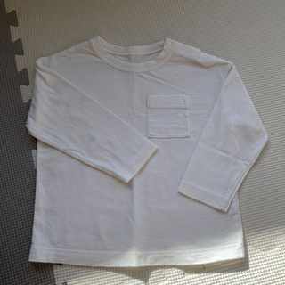 ジーユー(GU)の薄手 長袖 白シャツ(Tシャツ/カットソー)