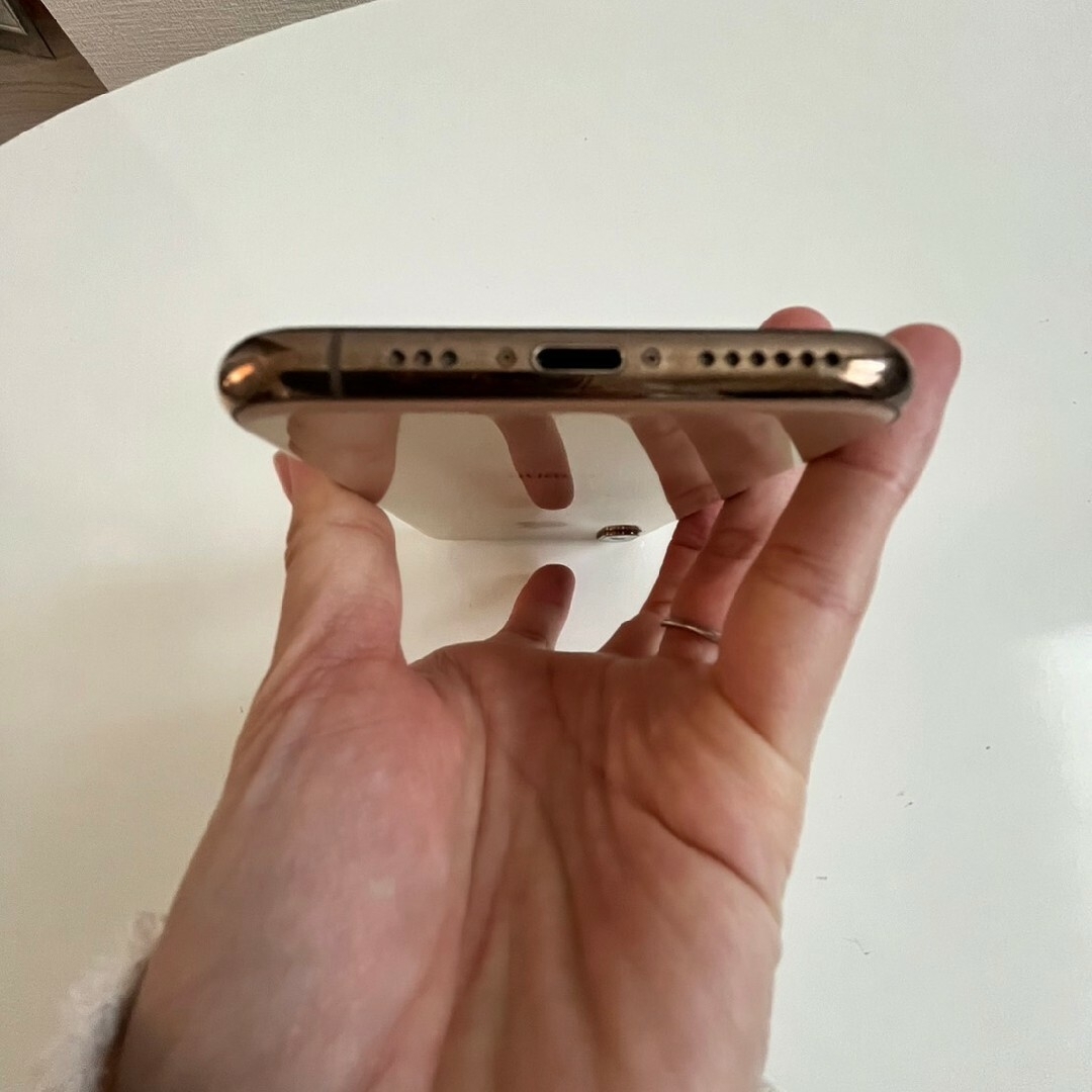 iPhone Xs（iPhone10s）ゴールド　256GB スマホ/家電/カメラのスマートフォン/携帯電話(スマートフォン本体)の商品写真