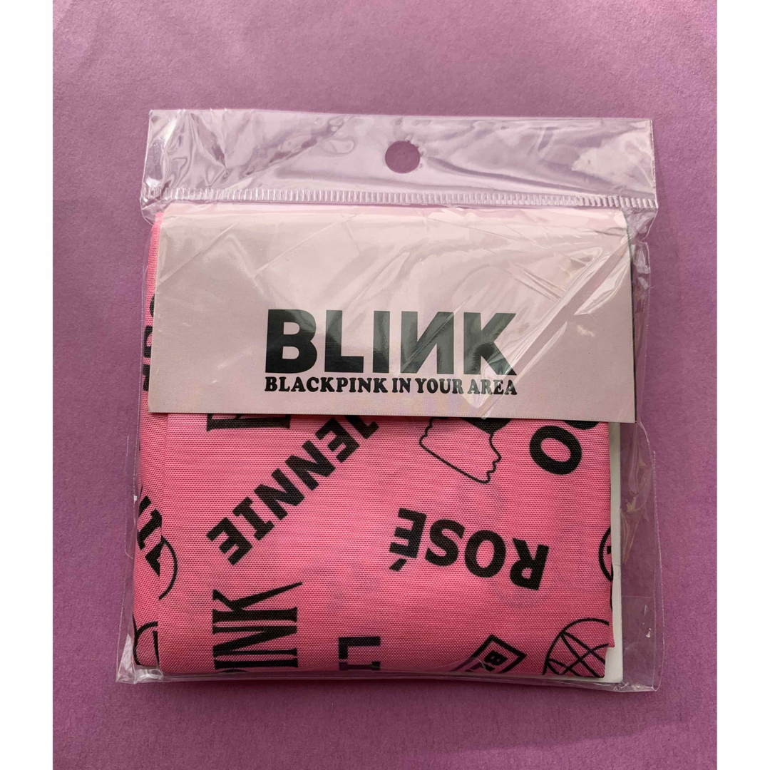 BLACKPINK(ブラックピンク)の一点のみ‼️BLACK PINK バンダナ　スカーフ　新品未使用 エンタメ/ホビーのタレントグッズ(女性タレント)の商品写真