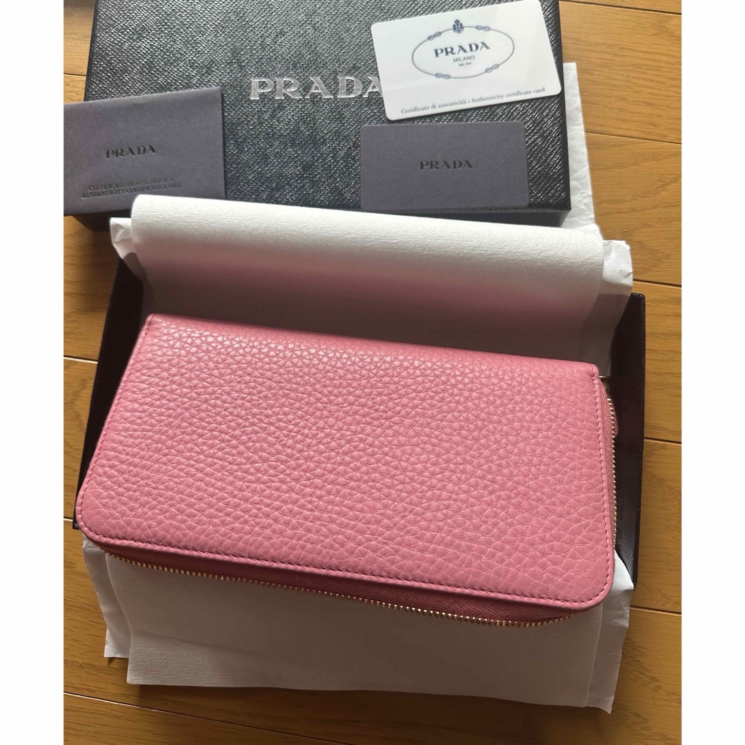 PRADA(プラダ)のプラダ　ピンク色長財布💕 レディースのファッション小物(財布)の商品写真