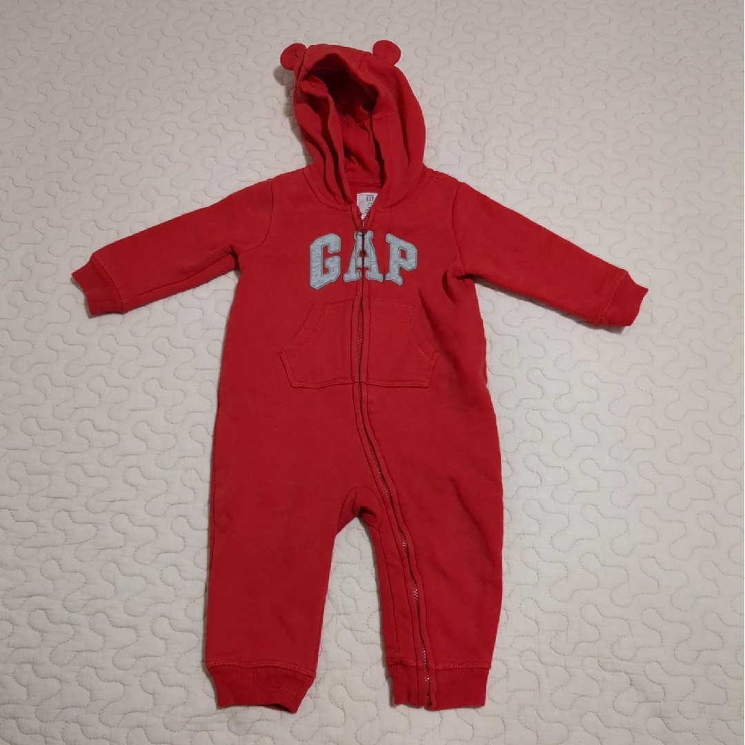 babyGAP(ベビーギャップ)のギャップカバーオール 赤 6-12ヶ月 キッズ/ベビー/マタニティのベビー服(~85cm)(カバーオール)の商品写真