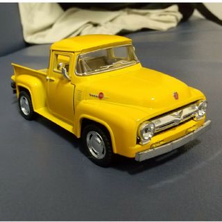 フォード(Ford)のフォード  F-100 ピックアップ 1956    1/38スケール(ミニカー)