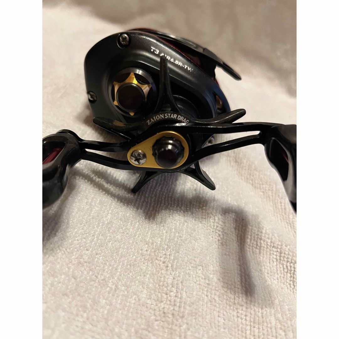 DAIWA(ダイワ)のダイワ　T3 AIR 6.8R-TW ベイトフィネス スポーツ/アウトドアのフィッシング(リール)の商品写真