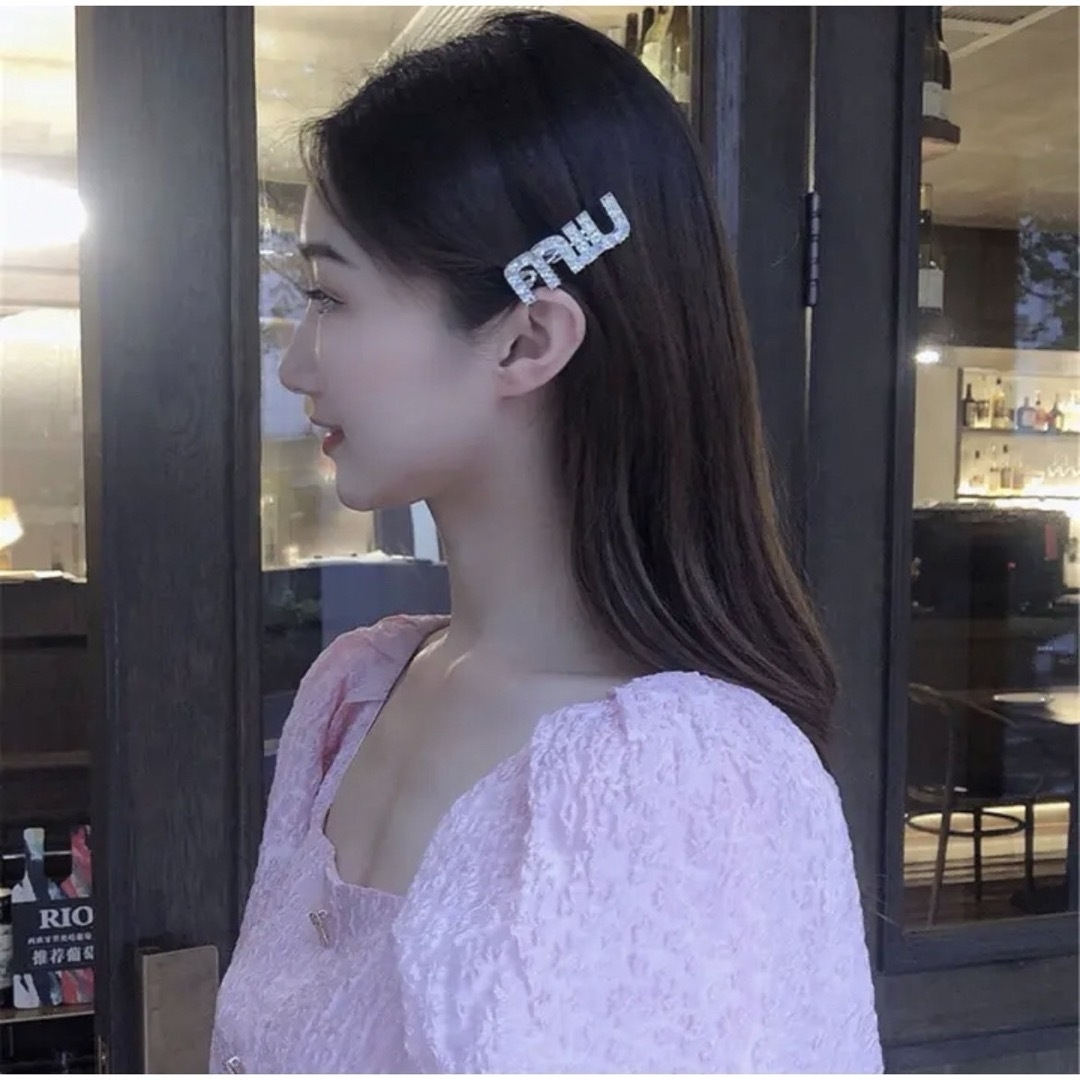 miumiu(ミュウミュウ)のmiumiuヘアピン♡シルバー♡ミュウミュウヘアピン♡ヘアクリップ♡ レディースのヘアアクセサリー(ヘアピン)の商品写真