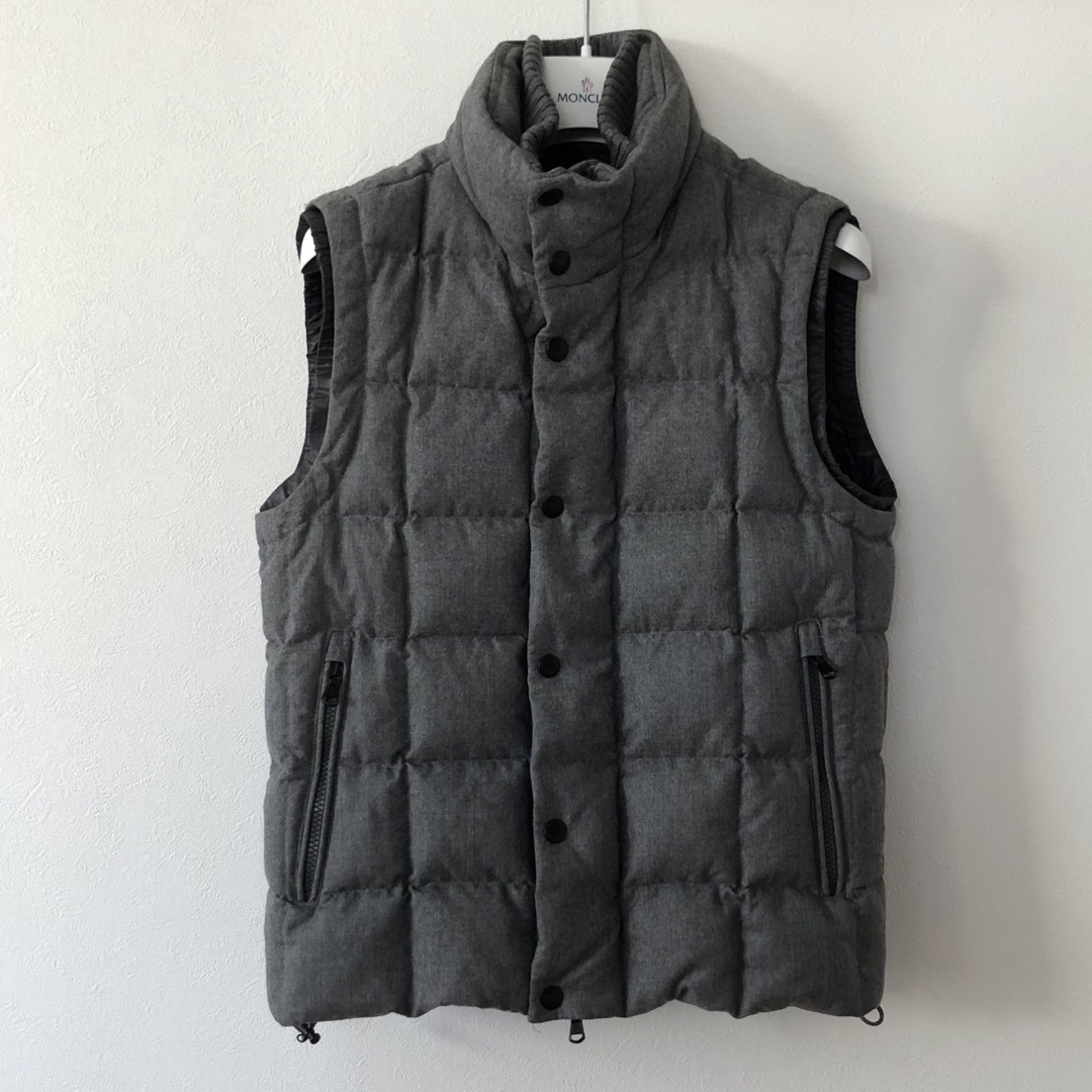 モンクレール　TENAY GILET ダウンベスト