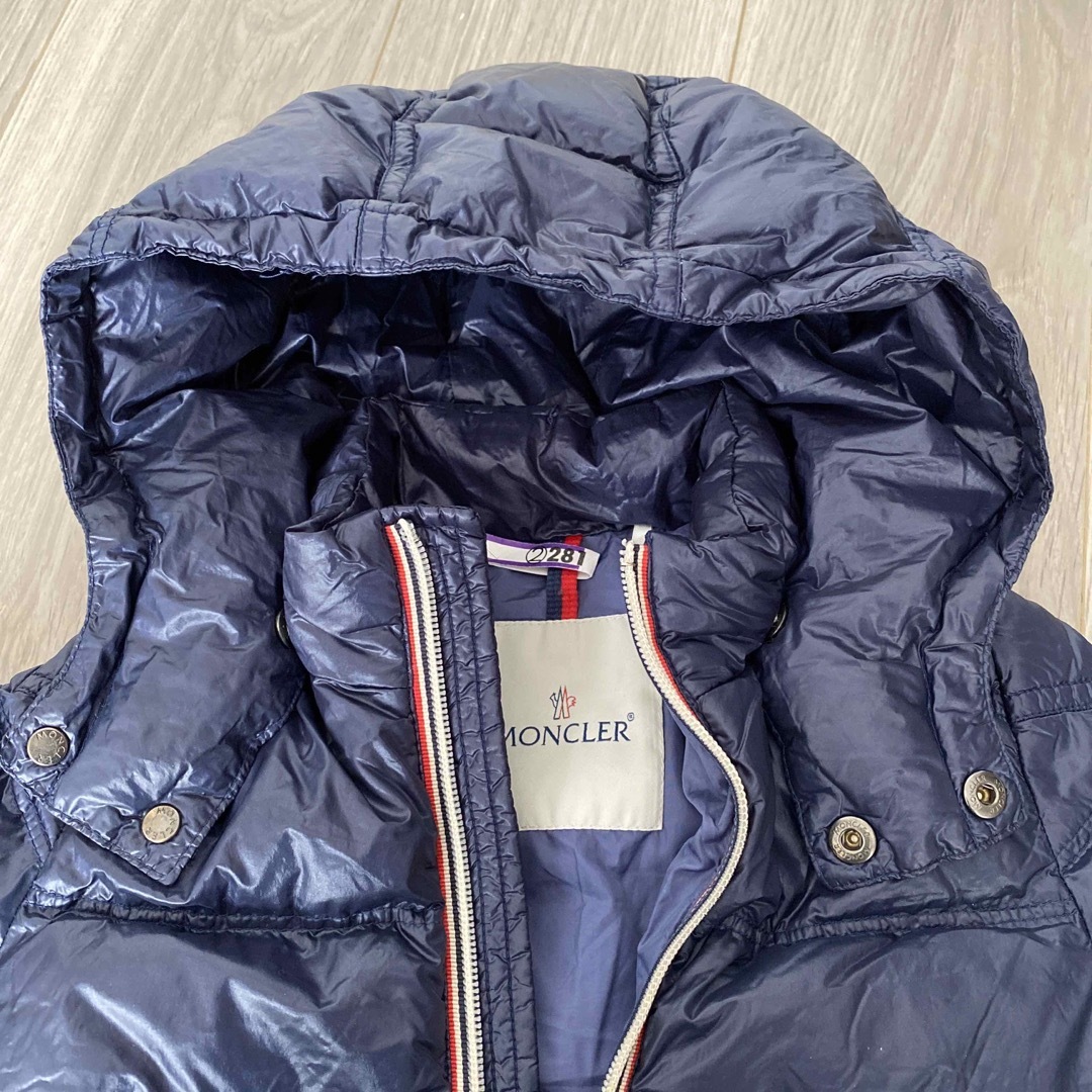 MONCLER(モンクレール)の【購入者決定済み】モンクレール　92cm  ダウン　2T キッズ/ベビー/マタニティのキッズ服男の子用(90cm~)(ジャケット/上着)の商品写真