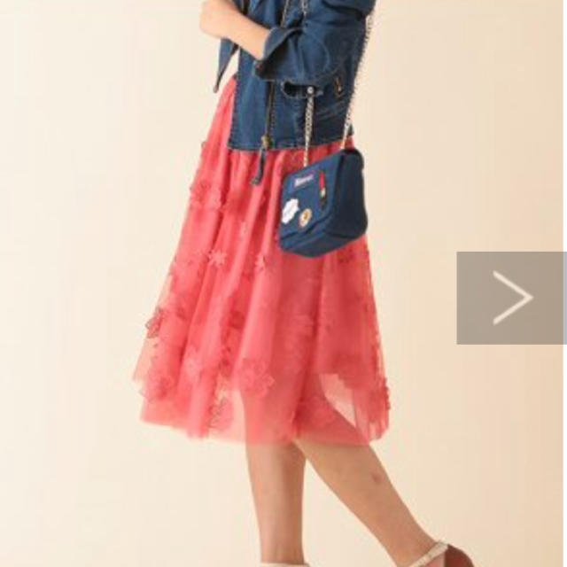 31 Sons de mode(トランテアンソンドゥモード)のトランテアンソンドゥモード☆3Dフラワーチュールミディ丈スカート レディースのスカート(ひざ丈スカート)の商品写真