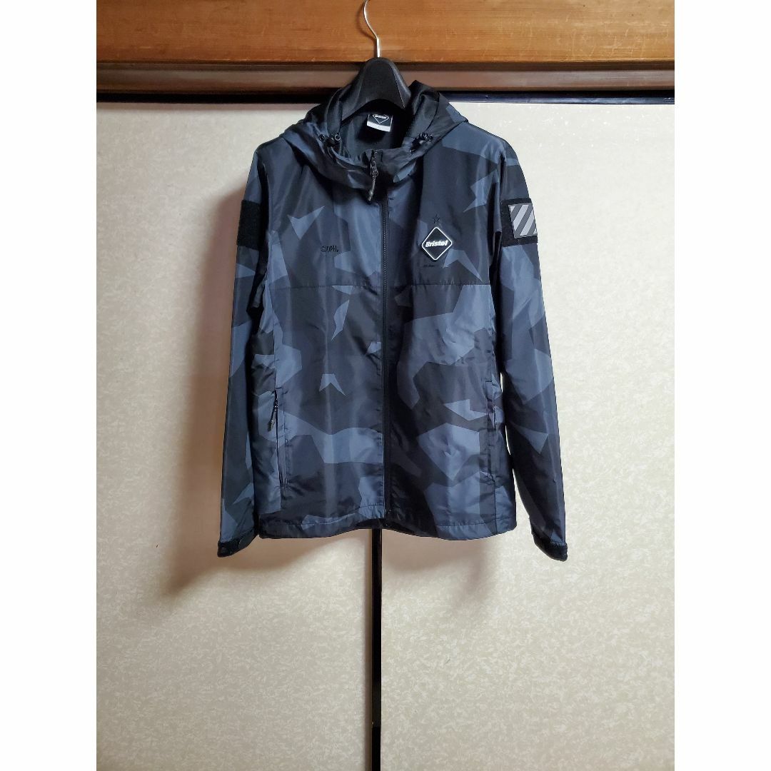 F.C.R.B.(エフシーアールビー)のFCRB  CAMOUFLAGE PRACTICE JACKET プラクティス メンズのジャケット/アウター(ナイロンジャケット)の商品写真