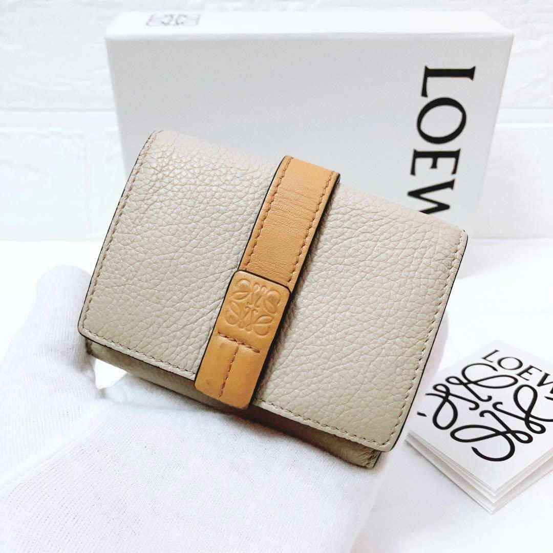 LOEWE(ロエベ)のロエベ LOEWE アナグラム 三つ折り 折り財布 レザー ベージュ Y148 レディースのファッション小物(財布)の商品写真