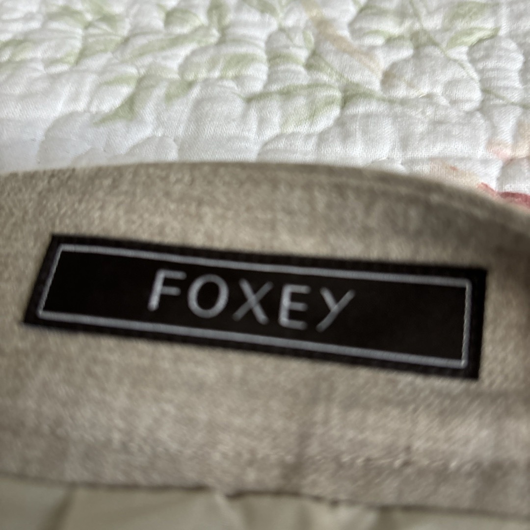 FOXEY(フォクシー)のFOXEY キルティングスカート38 ベージュ美品 レディースのスカート(ひざ丈スカート)の商品写真