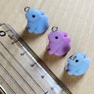 うさぎ🐰チャーム🔵🟣ブルー❷紫❶セット(小道具)