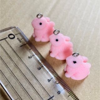 うさぎ🐰チャーム💓ピンク３匹セット(小道具)