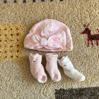 ベビーギャップ(babyGAP)の【三点まとめ買い¥1500】babyGAP 帽子　靴下 3m/60cm(帽子)