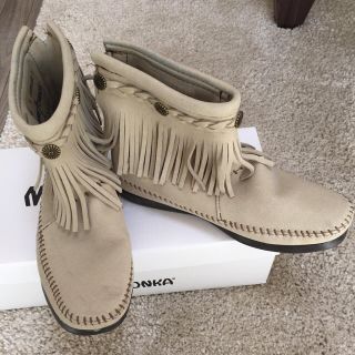 ミネトンカ(Minnetonka)のMINNETONKA(ブーツ)