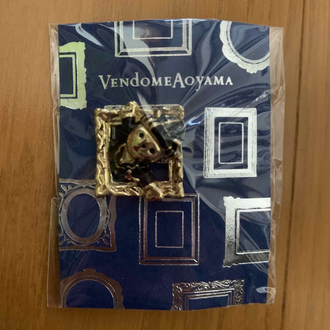 Vendome Aoyama(ヴァンドームアオヤマ)のピンバッジ　VENdome AOYAMA レディースのアクセサリー(ブローチ/コサージュ)の商品写真