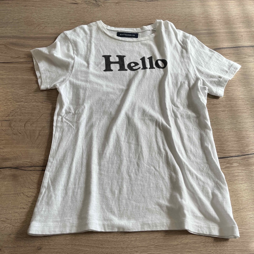 MADISONBLUE(マディソンブルー)のユナイテッドアローズ　＜MADISON BLUE＞HELLO ロゴ Tシャツ レディースのトップス(Tシャツ(半袖/袖なし))の商品写真