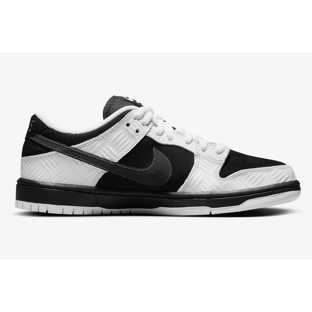 NIKE(ナイキ)の26.5 TIGHTBOOTH Nike SB Dunk Low タイトブース メンズの靴/シューズ(スニーカー)の商品写真