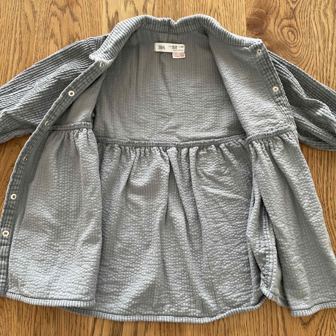 ZARA KIDS(ザラキッズ)のZARA スエード ワンピース アウター 90 キッズ/ベビー/マタニティのキッズ服女の子用(90cm~)(ワンピース)の商品写真