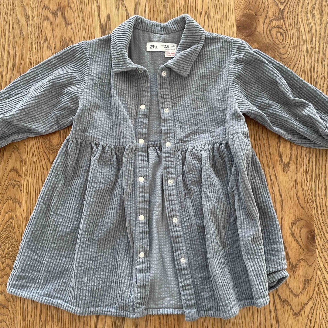 ZARA KIDS(ザラキッズ)のZARA スエード ワンピース アウター 90 キッズ/ベビー/マタニティのキッズ服女の子用(90cm~)(ワンピース)の商品写真