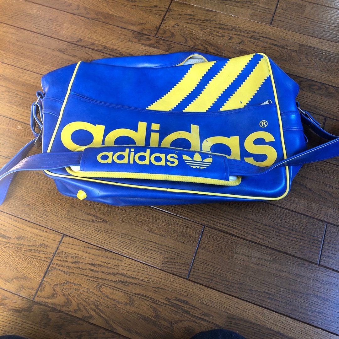 adidas(アディダス)のスポーツ　サッカー　フットサル　adidas スポーツバッグ メンズのバッグ(ショルダーバッグ)の商品写真