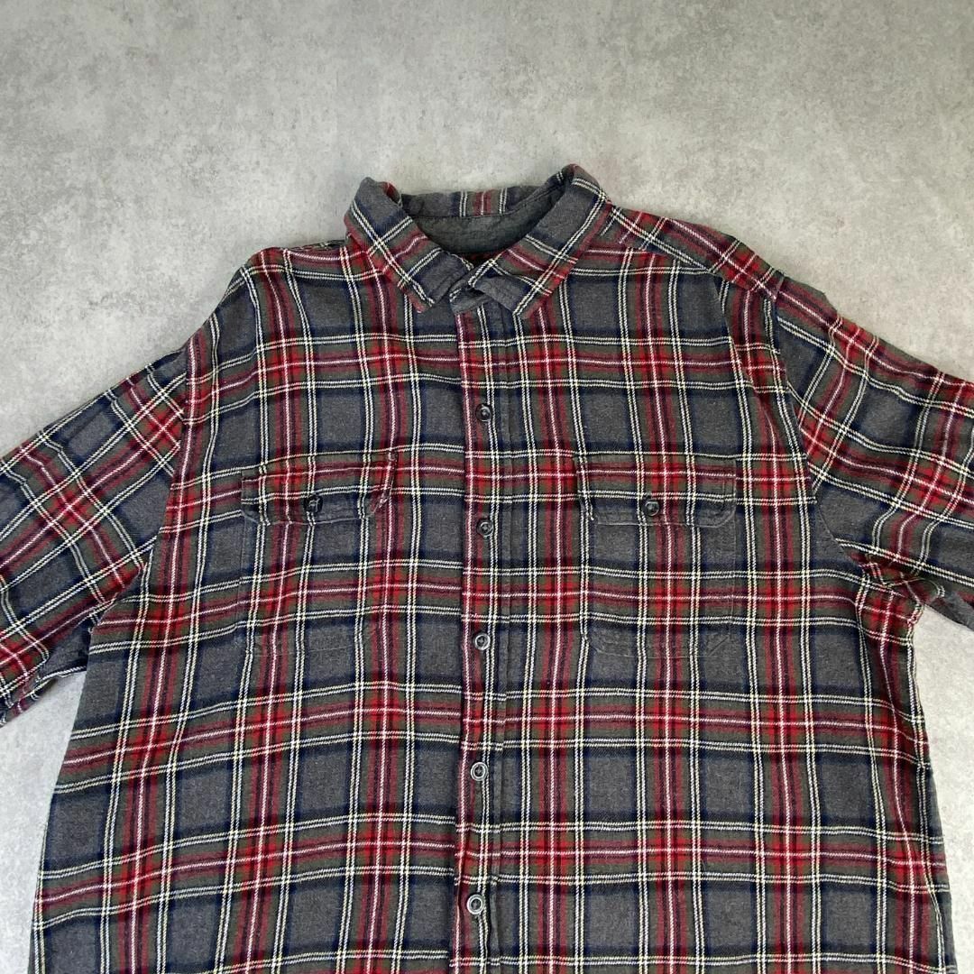WOOLRICH(ウールリッチ)のウールリッチ　タータンチェック　ビッグサイズ　ネルシャツ　古着　グレー　XL メンズのトップス(シャツ)の商品写真