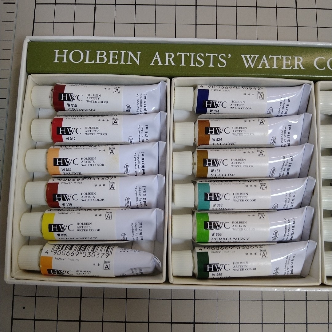 ホルベイン工業(ホルベインコウギョウ)のホルベイン　透明水彩絵の具　24色 エンタメ/ホビーのアート用品(絵の具/ポスターカラー)の商品写真