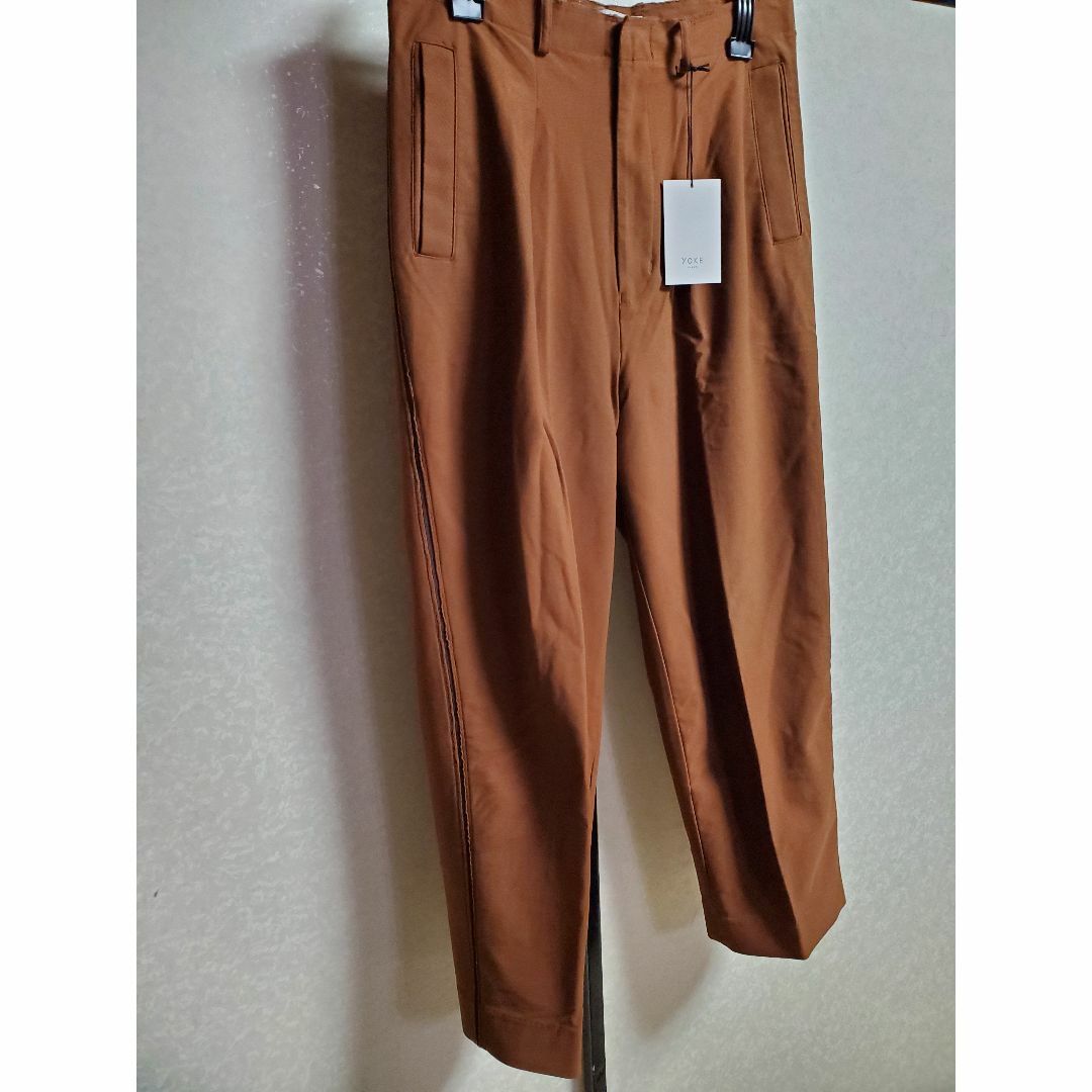 YOKE(ヨーク)のYOKE  1TUCK WIDE TROUSERS ヨーク  ワイドトラウザー メンズのパンツ(その他)の商品写真