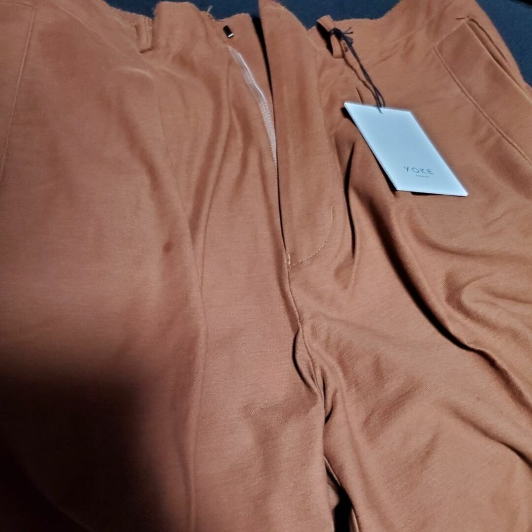 YOKE(ヨーク)のYOKE  1TUCK WIDE TROUSERS ヨーク  ワイドトラウザー メンズのパンツ(その他)の商品写真