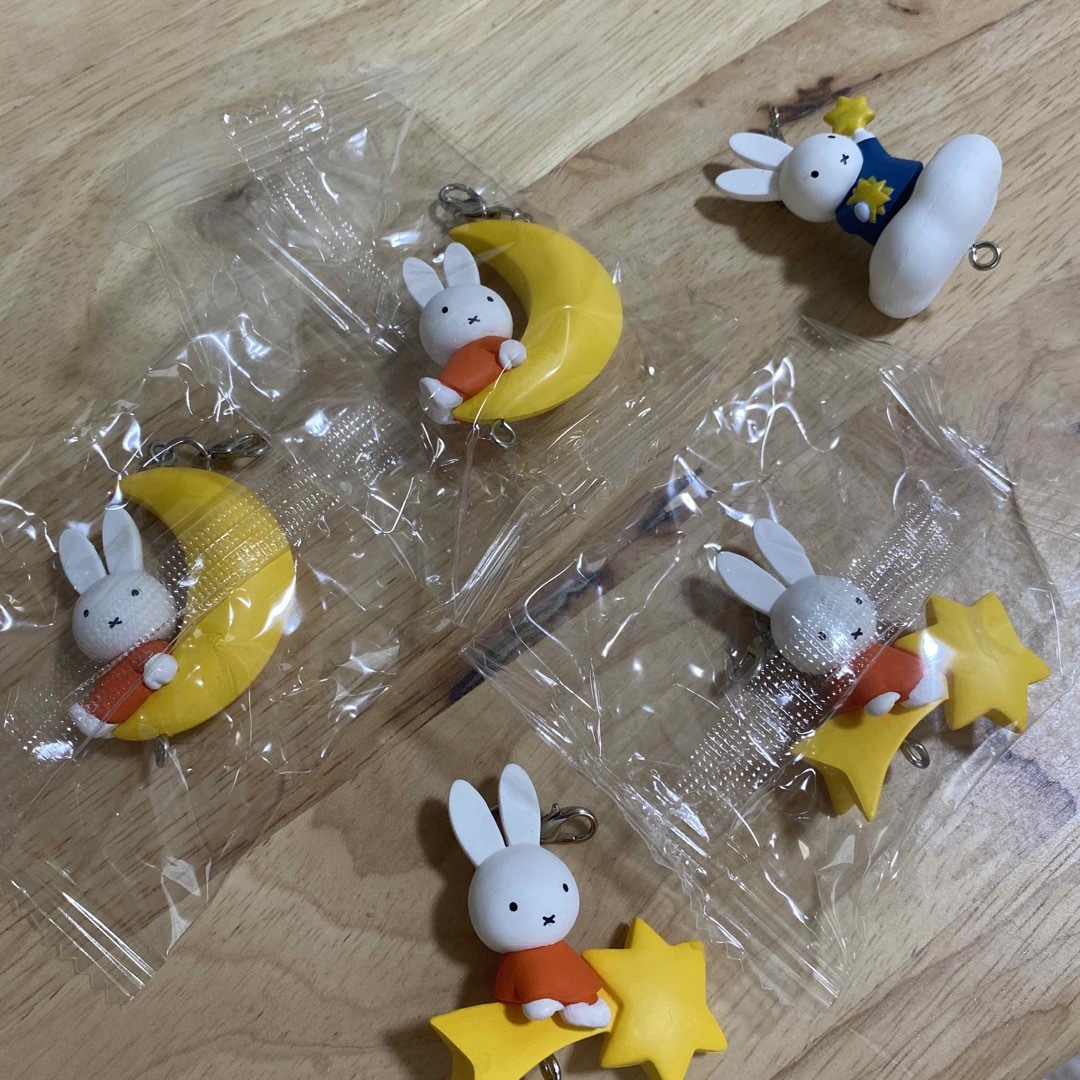 miffy(ミッフィー)のミッフィ　ガチャガチャ エンタメ/ホビーのおもちゃ/ぬいぐるみ(キャラクターグッズ)の商品写真