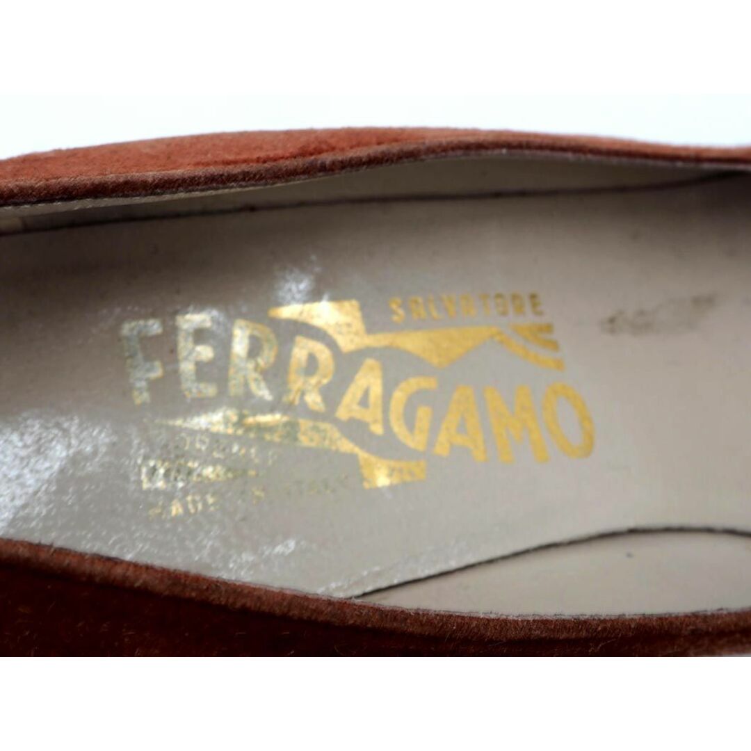 Ferragamo - Salvatore Ferragamo サルヴァトーレフェラガモ 刺繍