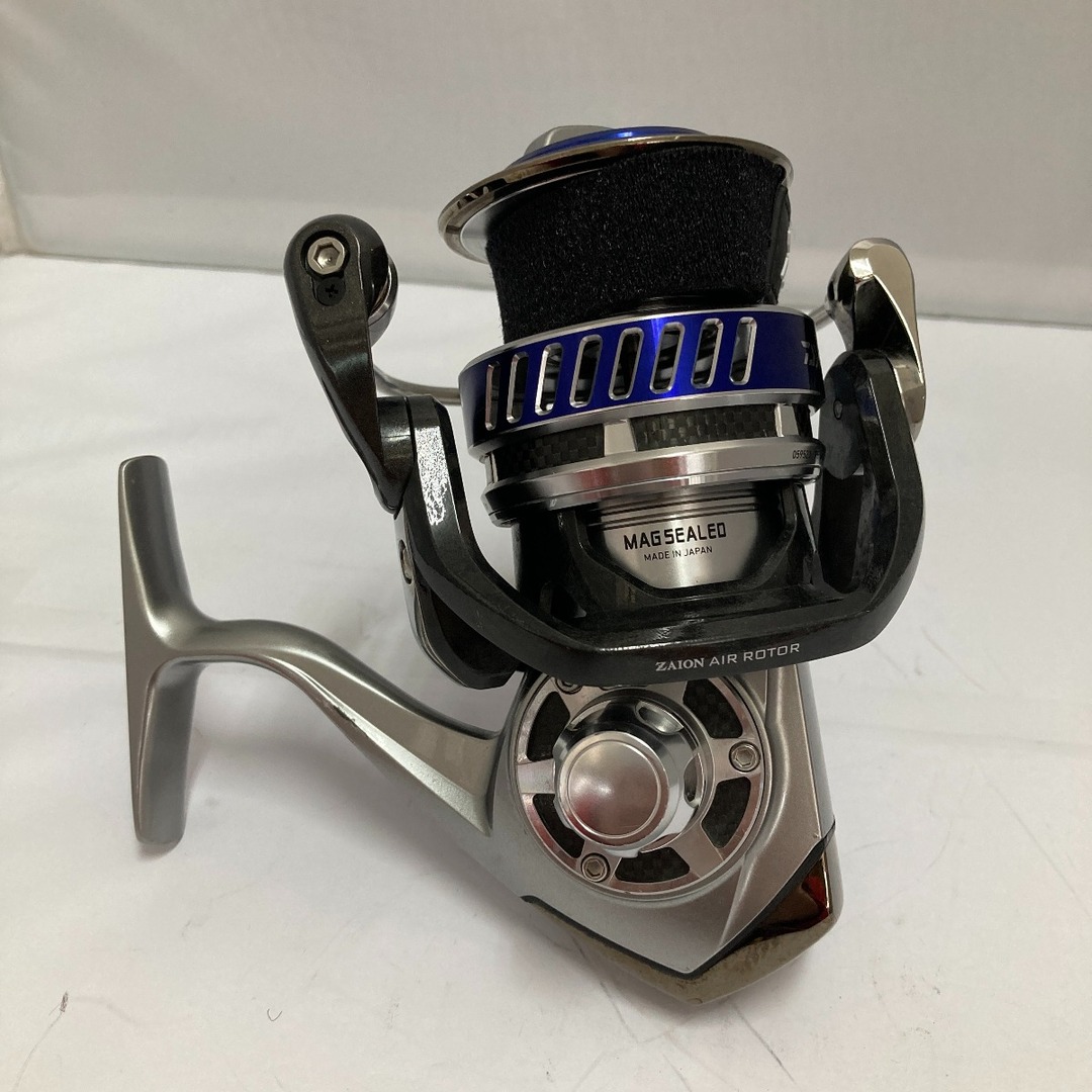 DAIWA(ダイワ)の□□DAIWA ダイワ 10ソルティガ 4000H 00059523 スポーツ/アウトドアのフィッシング(リール)の商品写真