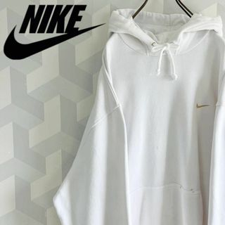 ナイキ(NIKE)の【ナイキ】XXLサイズ 刺繍ゴールドロゴ スウェットパーカー 白 nike(パーカー)