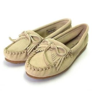 ミネトンカ(Minnetonka)の新品！ミネトンカ ベージュスエード サイズ7(スリッポン/モカシン)